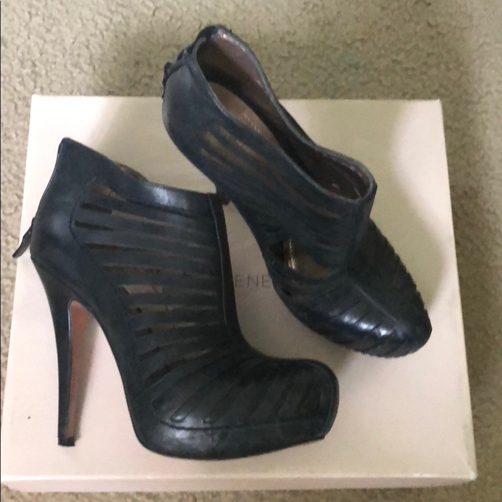 BCBG Black waxy vachetta